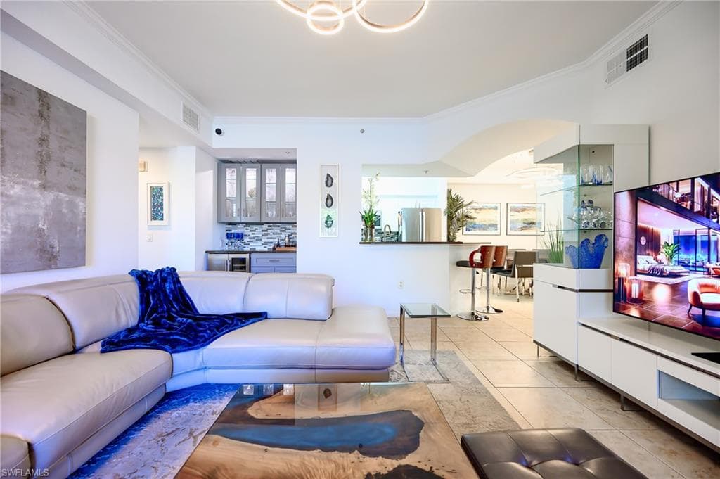 13000 Positano Cir 108, Naples, FL 34105-3