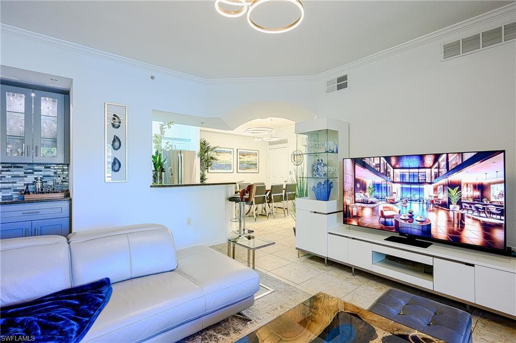 13000 Positano Cir 108, Naples, FL 34105-4