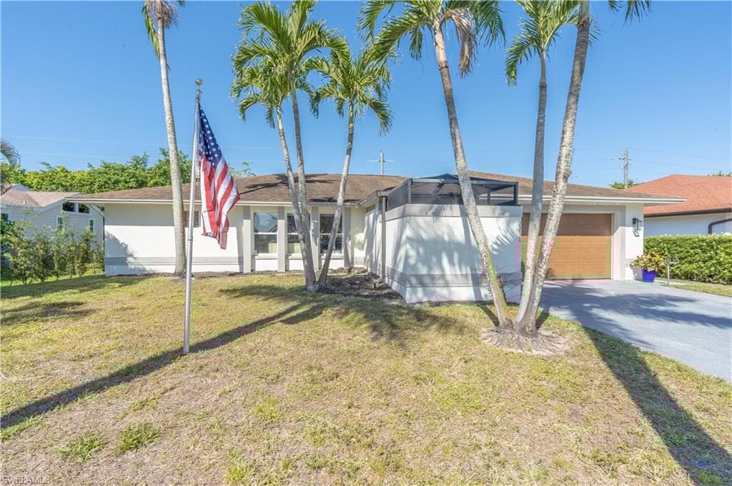2237 Kings Lake Blvd, Naples, FL 34112-9