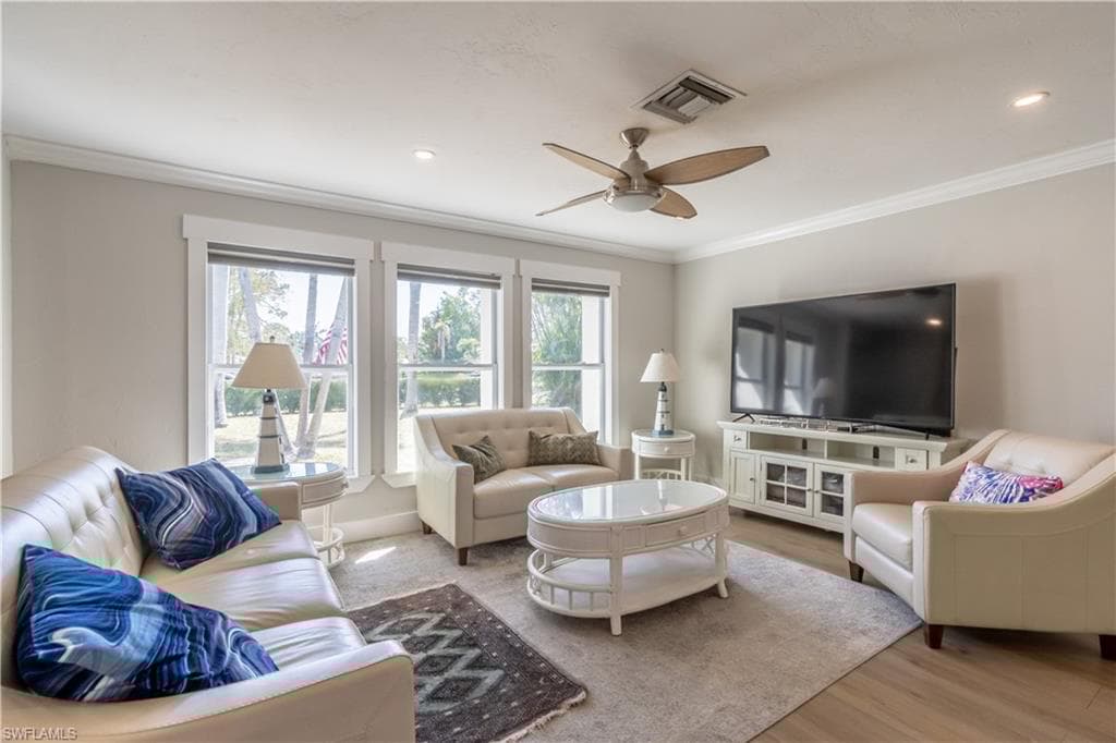 2237 Kings Lake Blvd, Naples, FL 34112-16