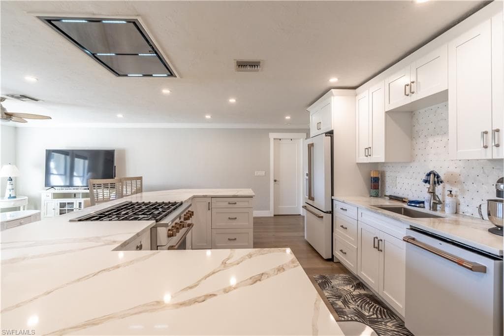2237 Kings Lake Blvd, Naples, FL 34112-20