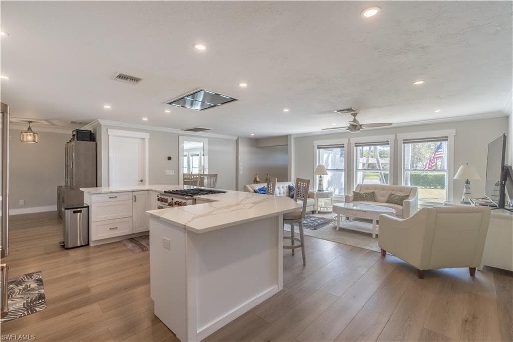 2237 Kings Lake Blvd, Naples, FL 34112-21