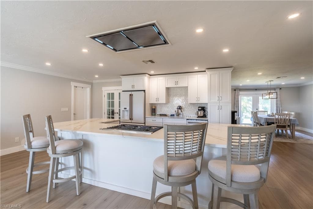 2237 Kings Lake Blvd, Naples, FL 34112-22