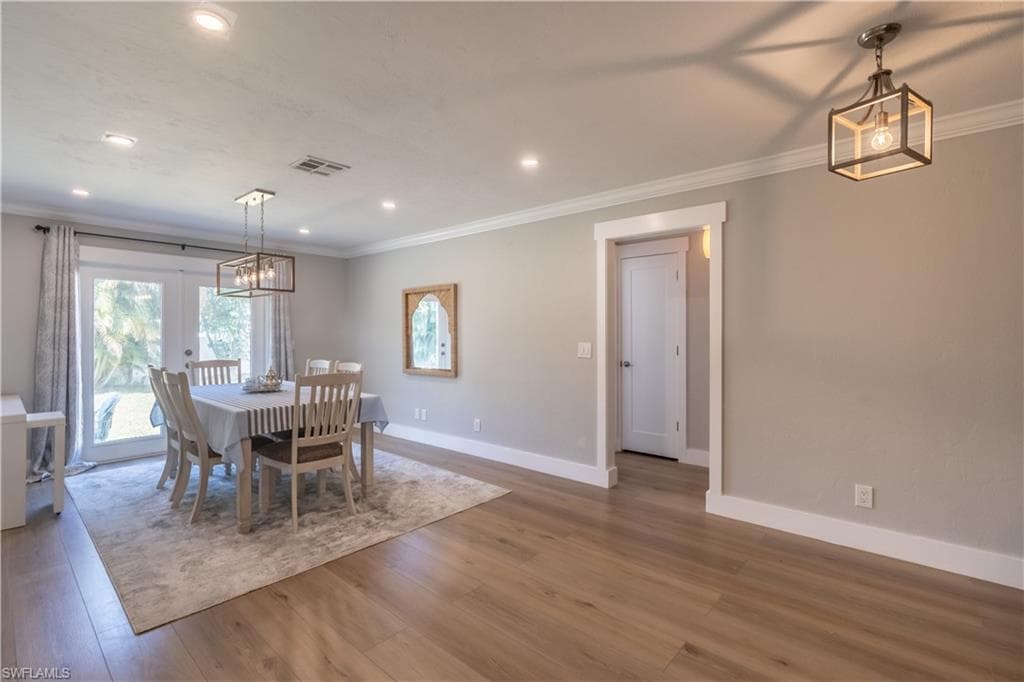 2237 Kings Lake Blvd, Naples, FL 34112-23