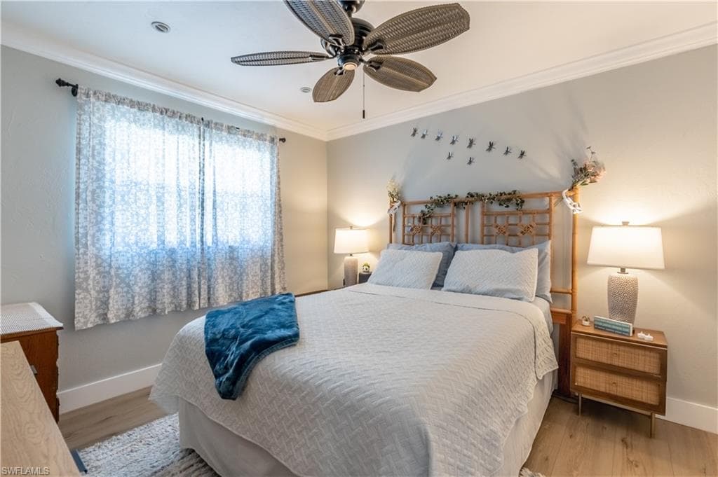 2237 Kings Lake Blvd, Naples, FL 34112-38