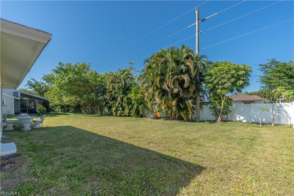 2237 Kings Lake Blvd, Naples, FL 34112-43