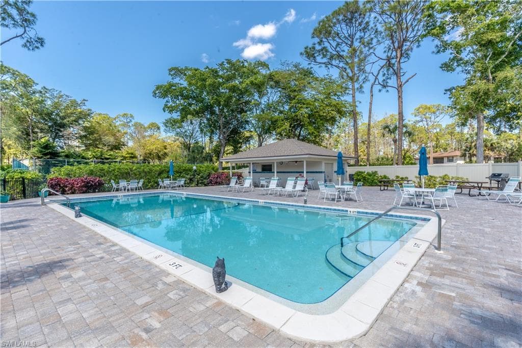 2237 Kings Lake Blvd, Naples, FL 34112-47