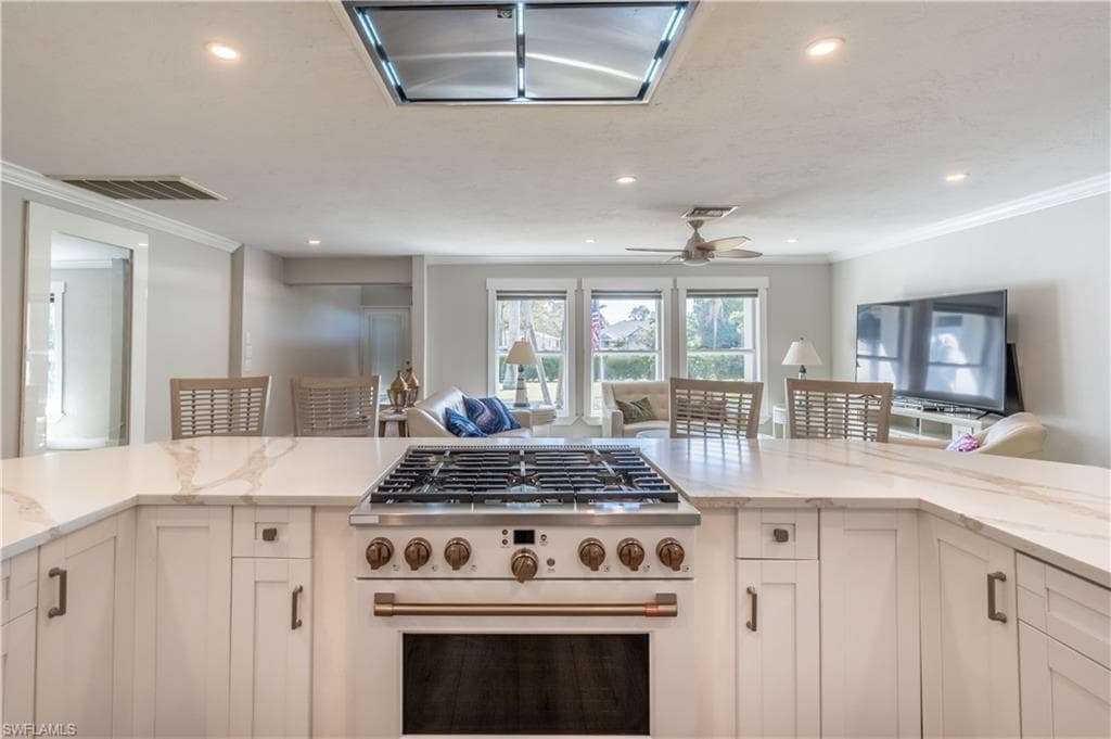 2237 Kings Lake Blvd, Naples, FL 34112-4