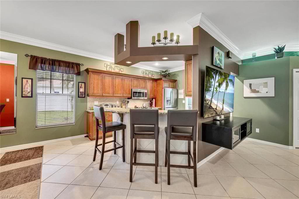 246 Stanhope Cir, Naples, FL 34104-11
