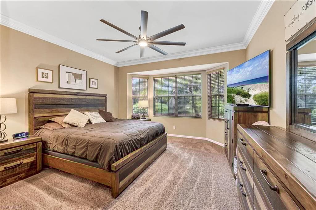 246 Stanhope Cir, Naples, FL 34104-12
