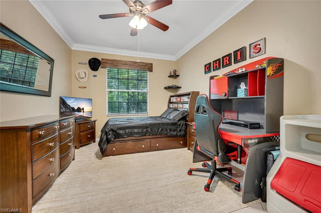 246 Stanhope Cir, Naples, FL 34104-15