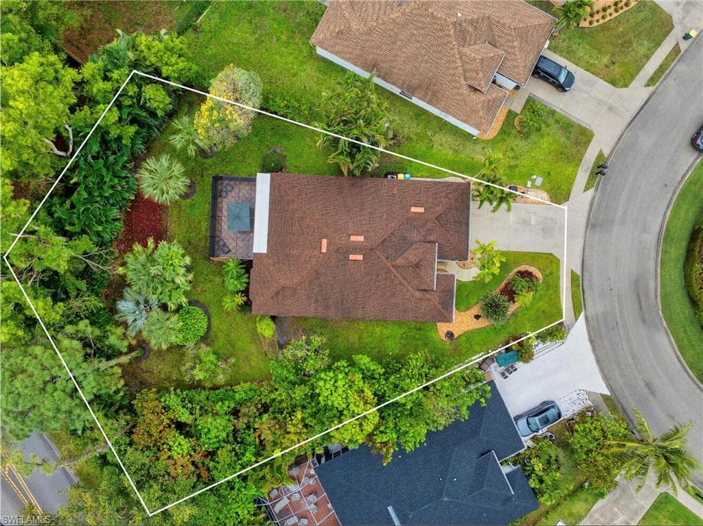 246 Stanhope Cir, Naples, FL 34104-3