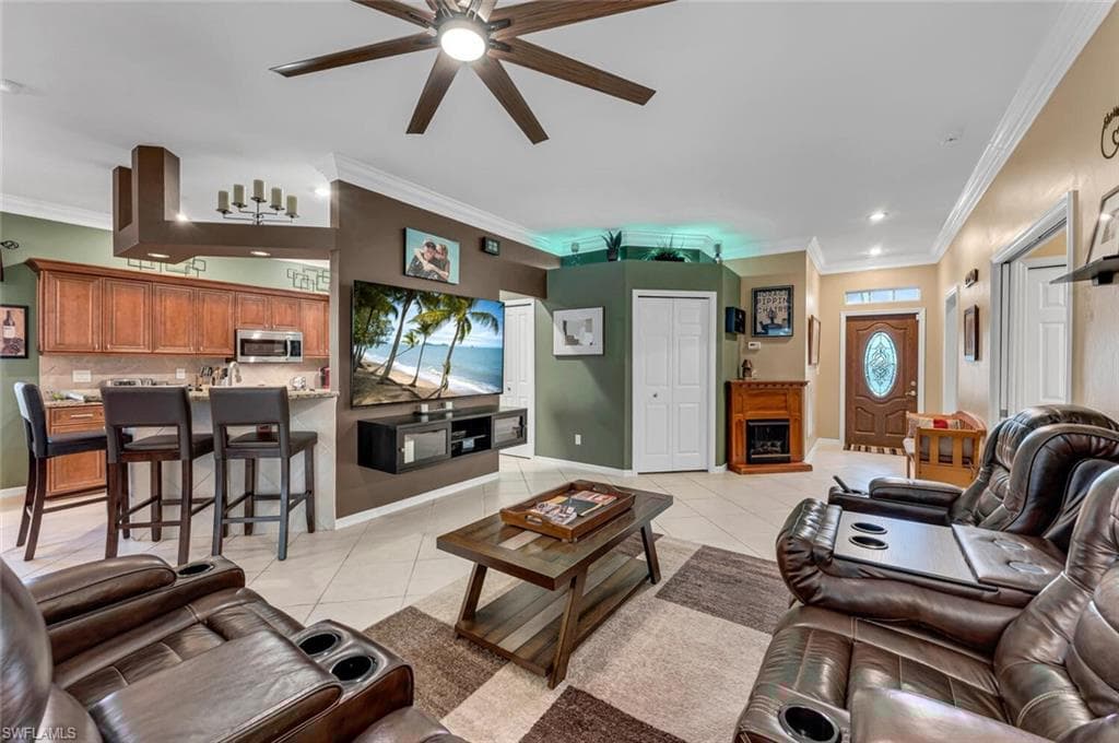 246 Stanhope Cir, Naples, FL 34104-6