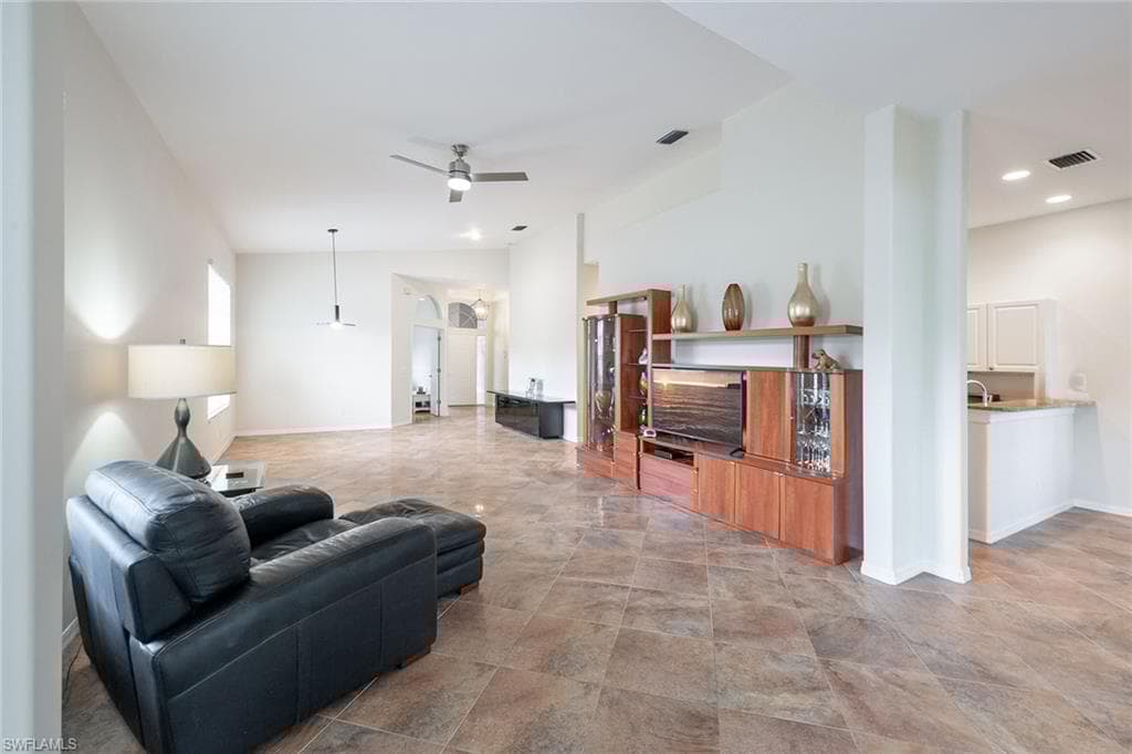 1195 Imperial Dr 56, Naples, FL 34110-8
