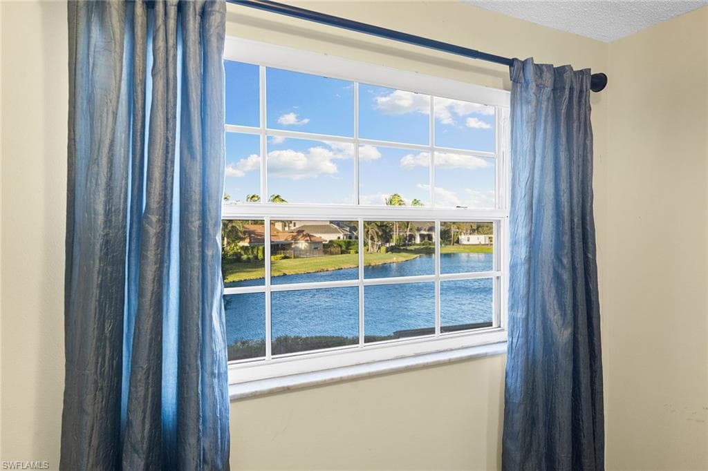 517 Devils Ln, Naples, FL 34103-18