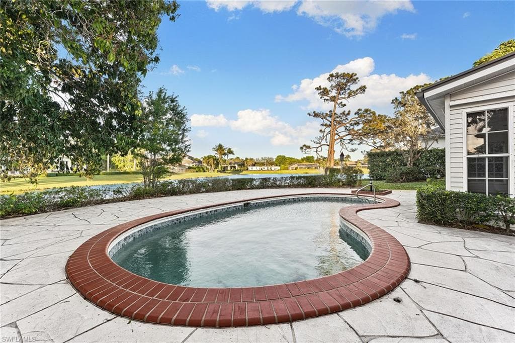 517 Devils Ln, Naples, FL 34103-22
