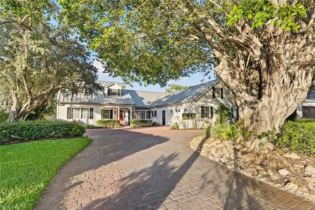 517 Devils Ln, Naples, FL 34103-29