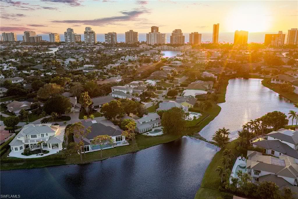 517 Devils Ln, Naples, FL 34103-31