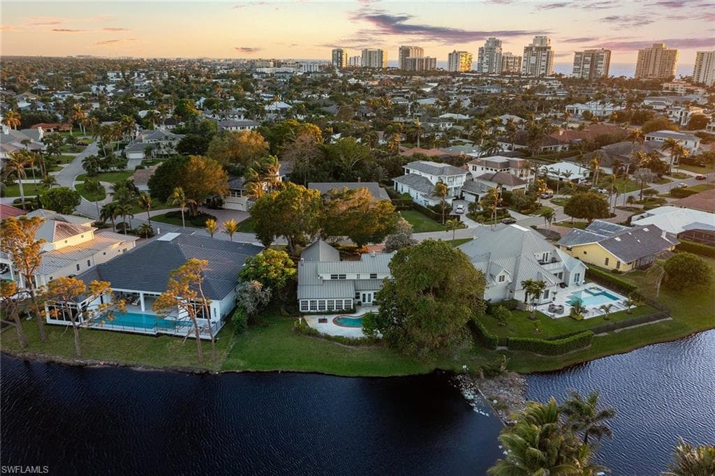 517 Devils Ln, Naples, FL 34103-32