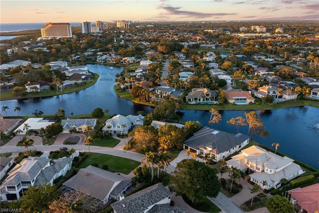 517 Devils Ln, Naples, FL 34103-35