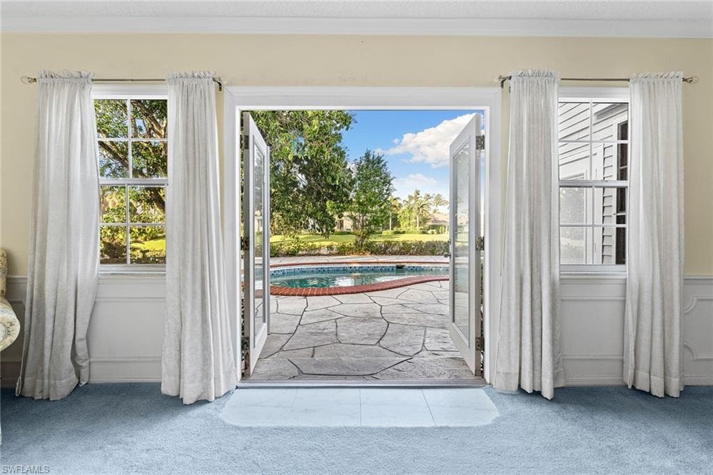517 Devils Ln, Naples, FL 34103-7