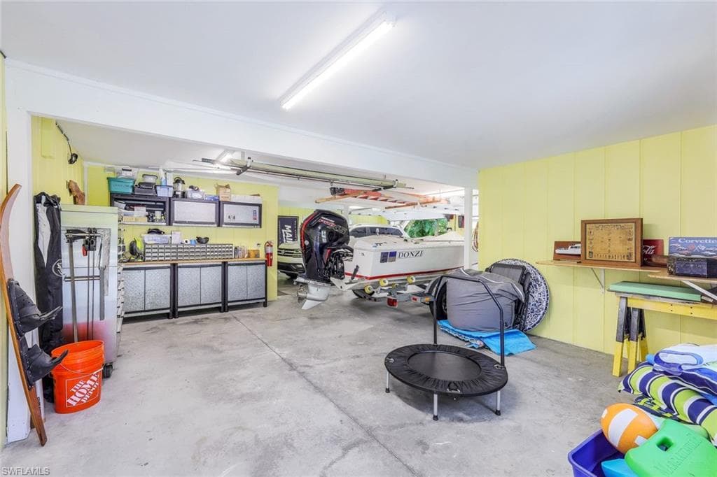 3643 North Rd, Naples, FL 34104-32