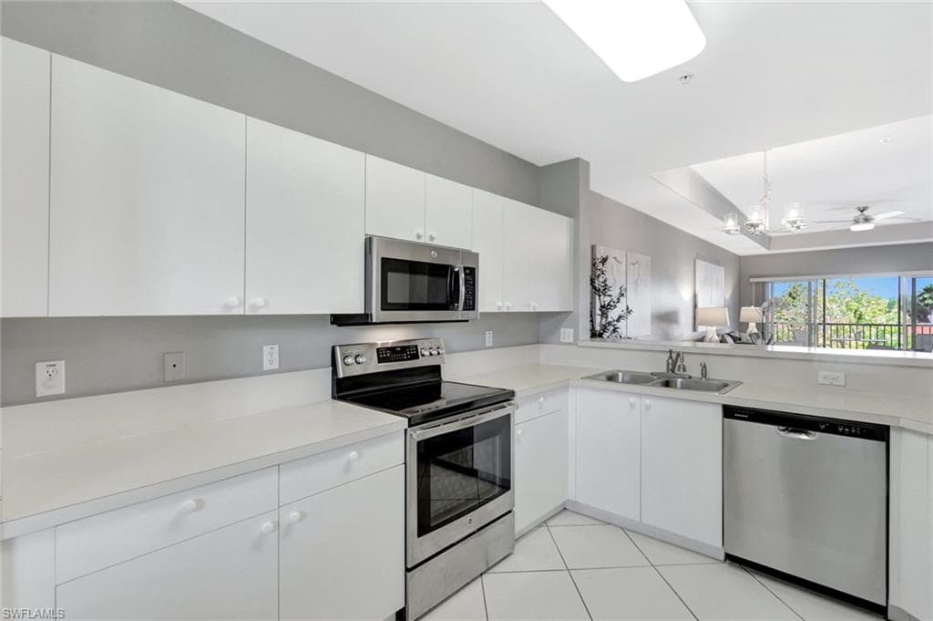 7831 Regal Heron Cir 304, Naples, FL 34104-11