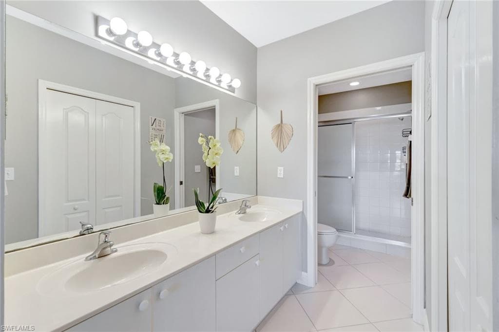 7831 Regal Heron Cir 304, Naples, FL 34104-18