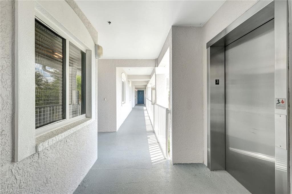 7831 Regal Heron Cir 304, Naples, FL 34104-3
