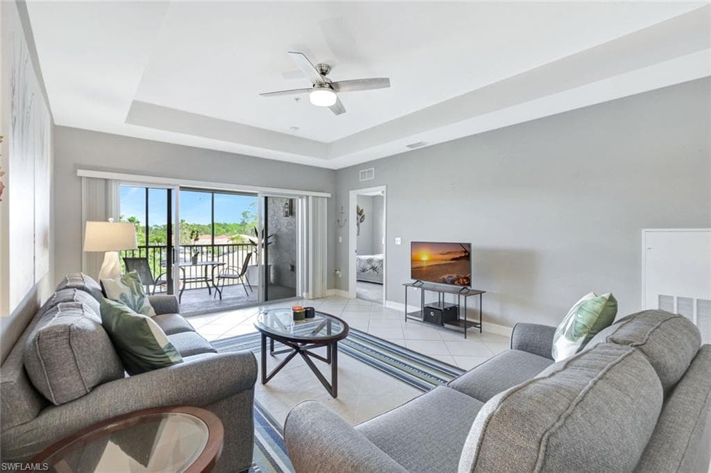 7831 Regal Heron Cir 304, Naples, FL 34104-7