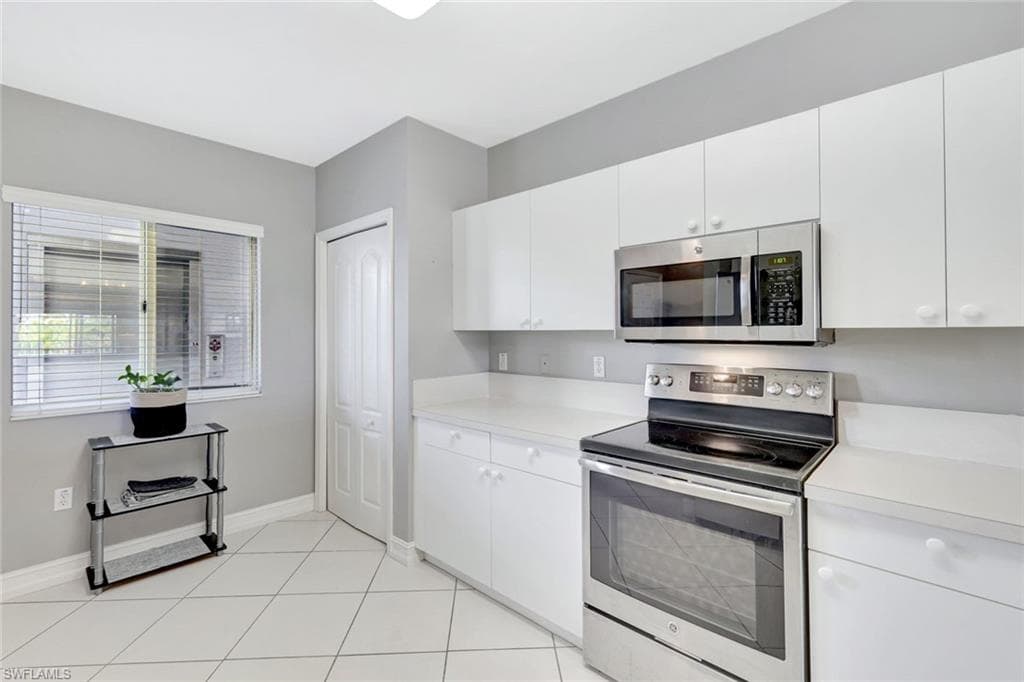 7831 Regal Heron Cir 304, Naples, FL 34104-8