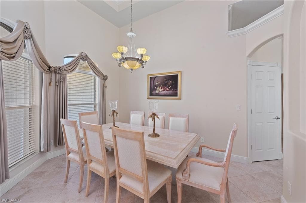 560 Inlet Dr, Marco Island, FL 34145-11