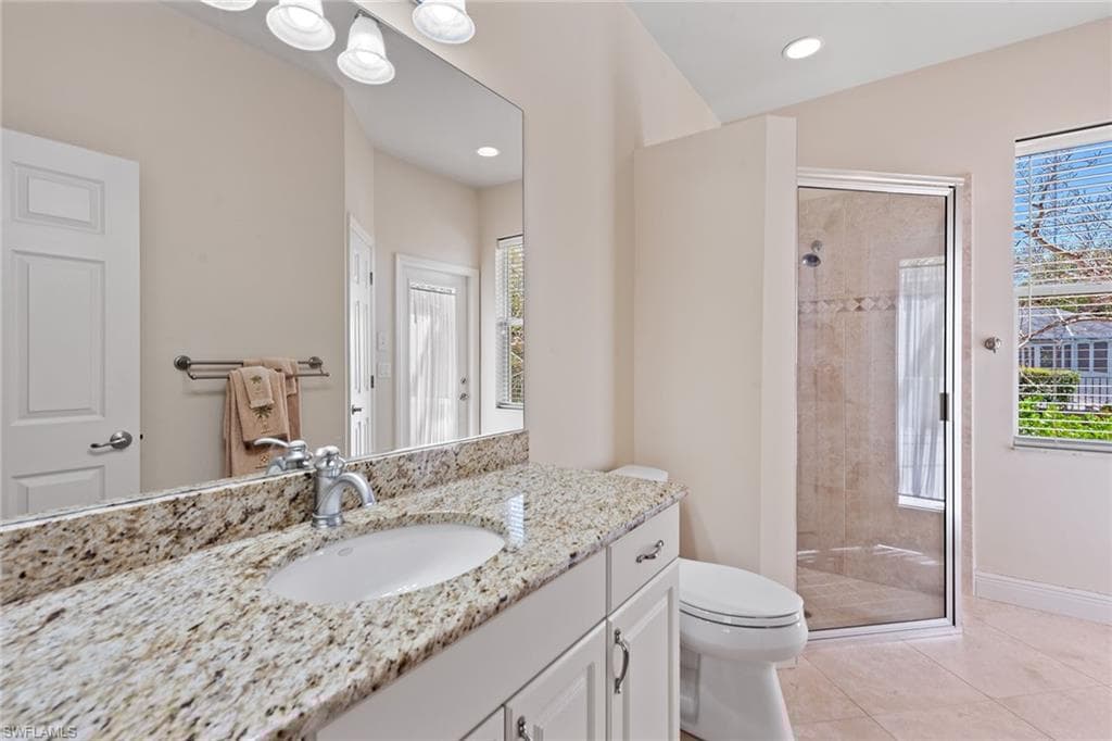 560 Inlet Dr, Marco Island, FL 34145-18