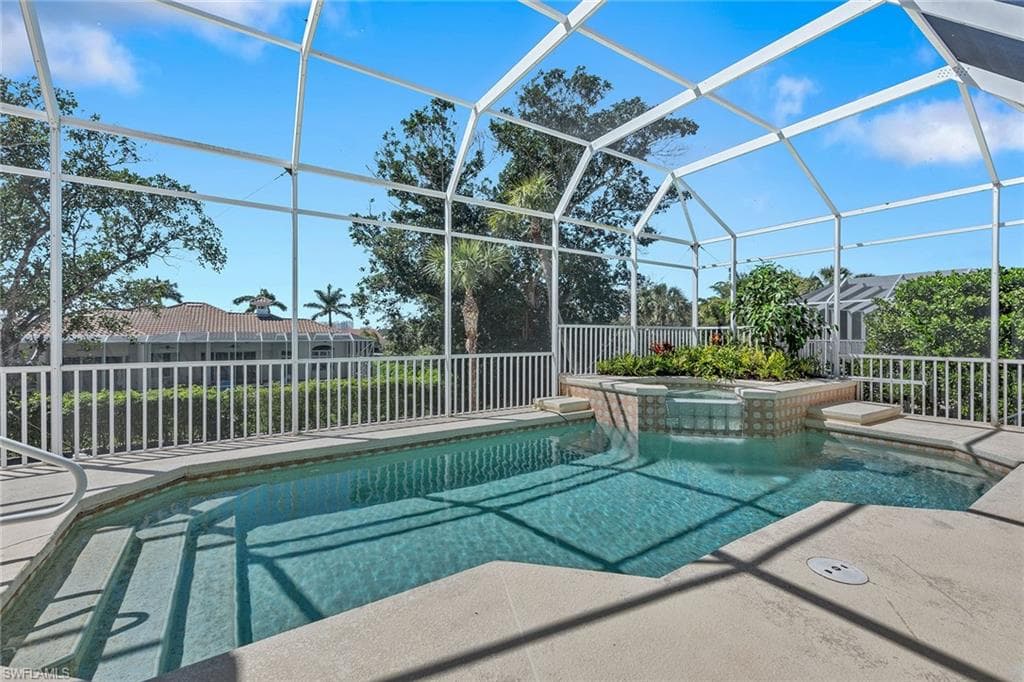 560 Inlet Dr, Marco Island, FL 34145-25