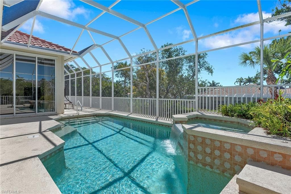 560 Inlet Dr, Marco Island, FL 34145-27