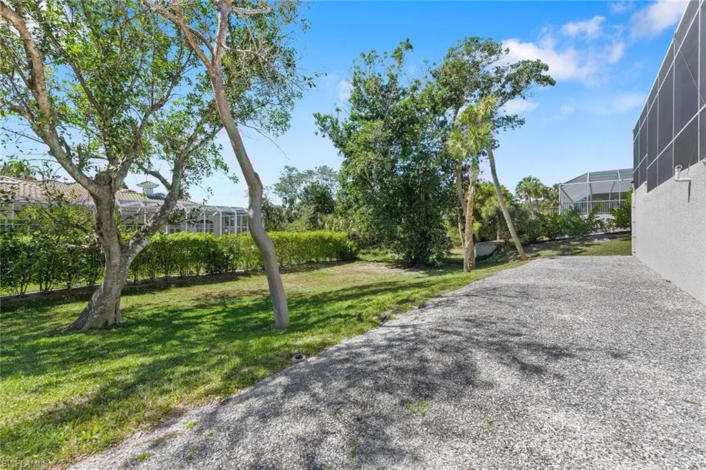 560 Inlet Dr, Marco Island, FL 34145-29