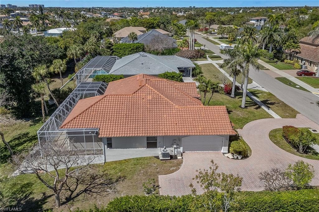 560 Inlet Dr, Marco Island, FL 34145-33