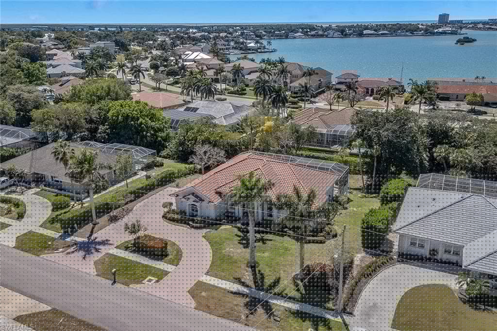 560 Inlet Dr, Marco Island, FL 34145-36