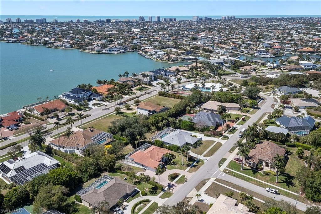 560 Inlet Dr, Marco Island, FL 34145-38