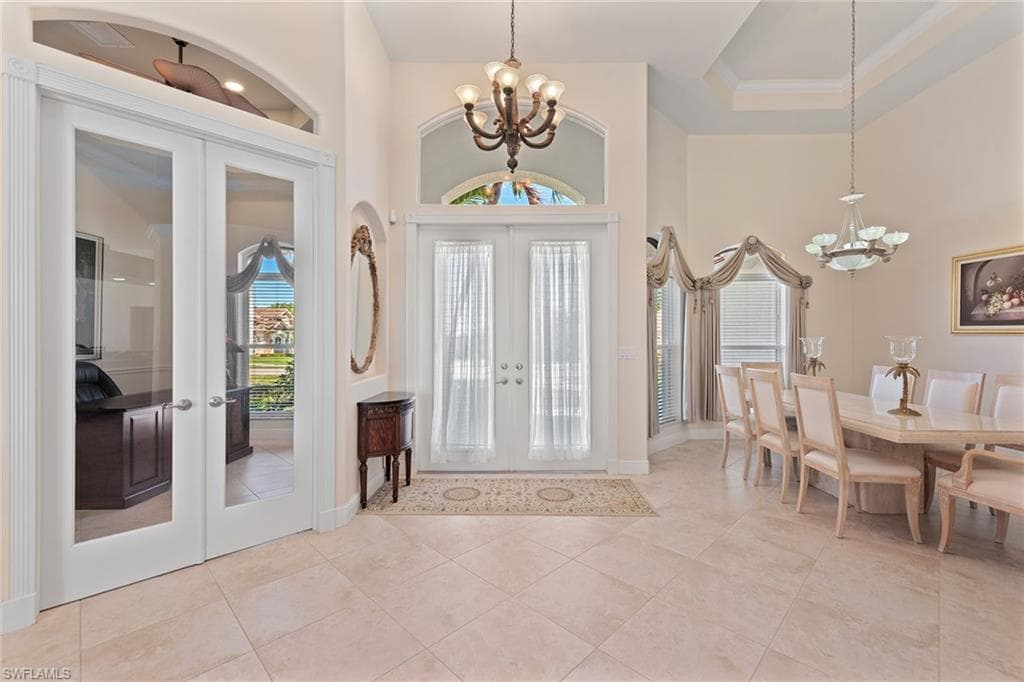 560 Inlet Dr, Marco Island, FL 34145-3