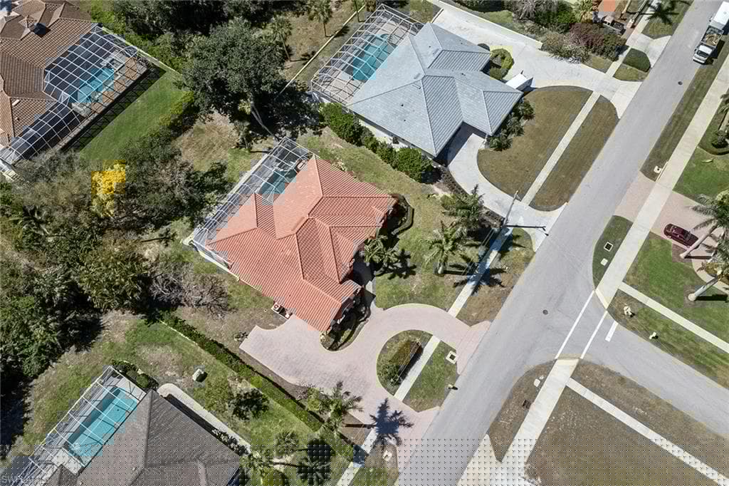 560 Inlet Dr, Marco Island, FL 34145-39