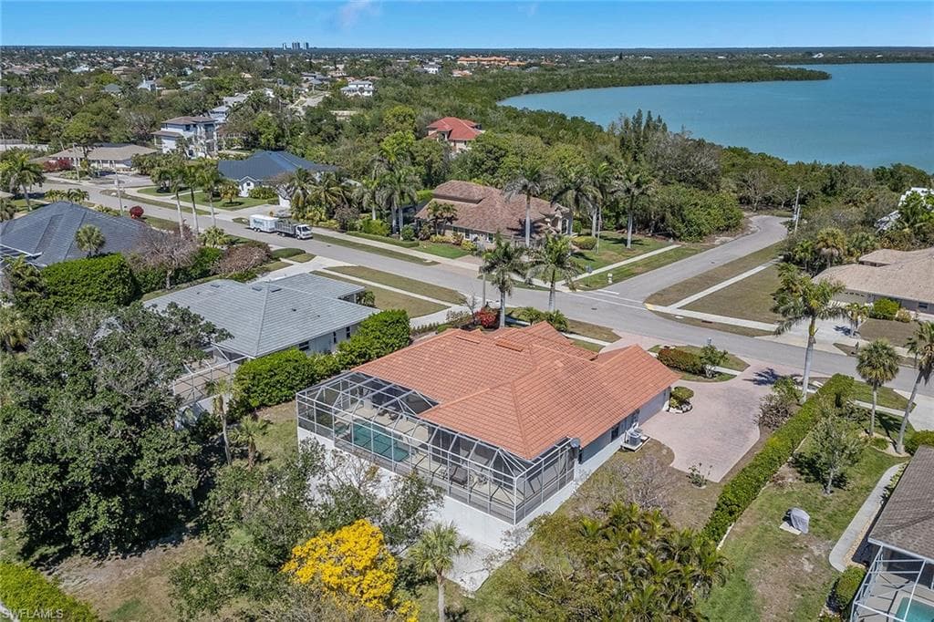 560 Inlet Dr, Marco Island, FL 34145-42