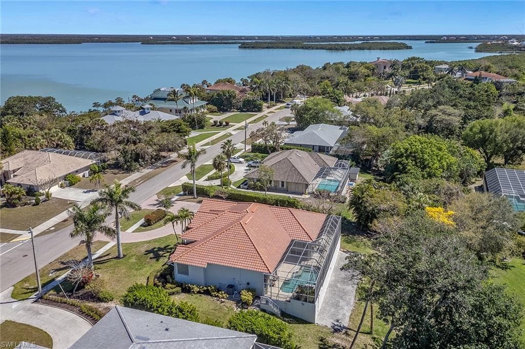 560 Inlet Dr, Marco Island, FL 34145-43