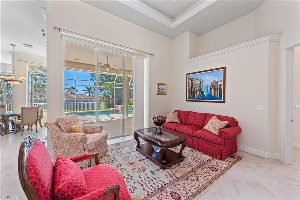 560 Inlet Dr, Marco Island, FL 34145-5