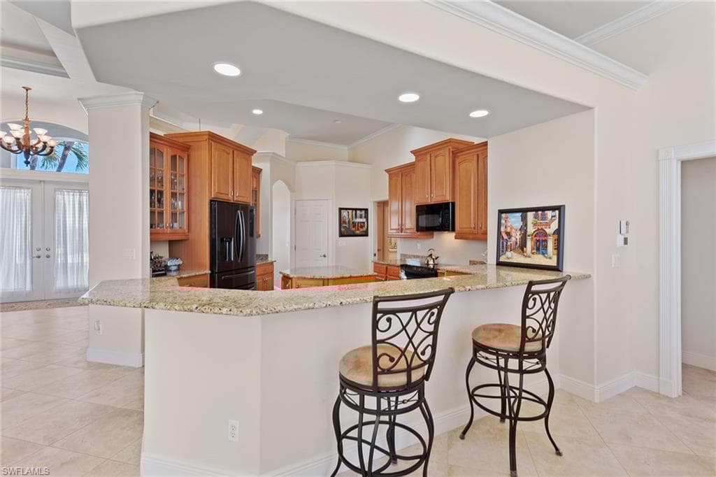 560 Inlet Dr, Marco Island, FL 34145-7