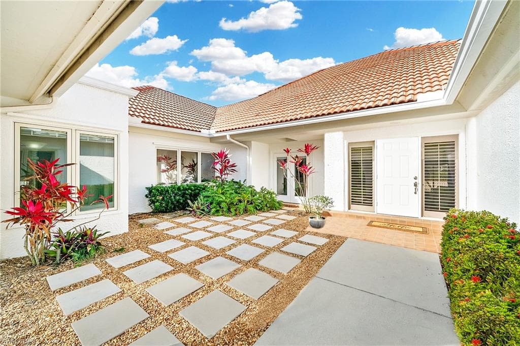 2203 Regal Way, Naples, FL 34110-4