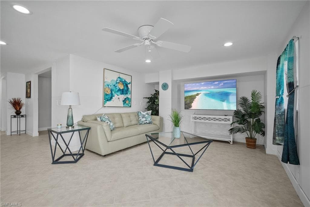 727 Glendale Ave, Naples, FL 34110-17