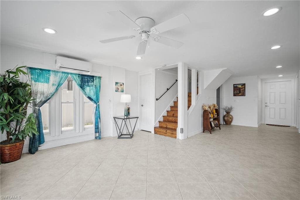 727 Glendale Ave, Naples, FL 34110-18
