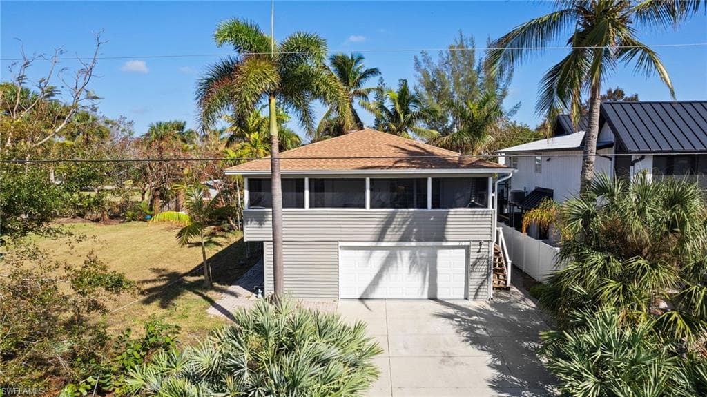 727 Glendale Ave, Naples, FL 34110-1