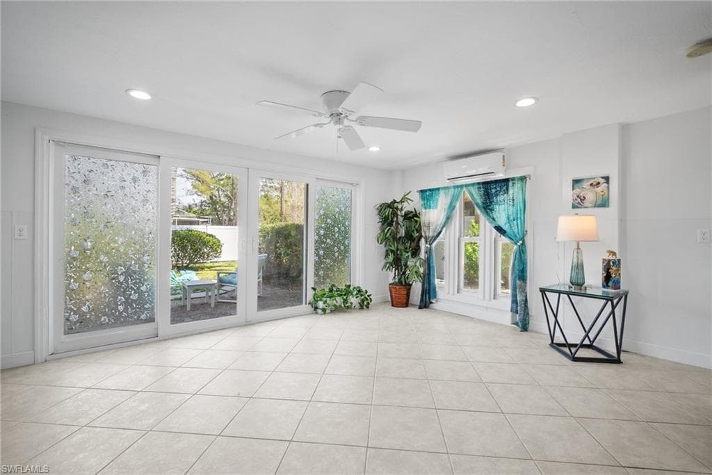 727 Glendale Ave, Naples, FL 34110-21